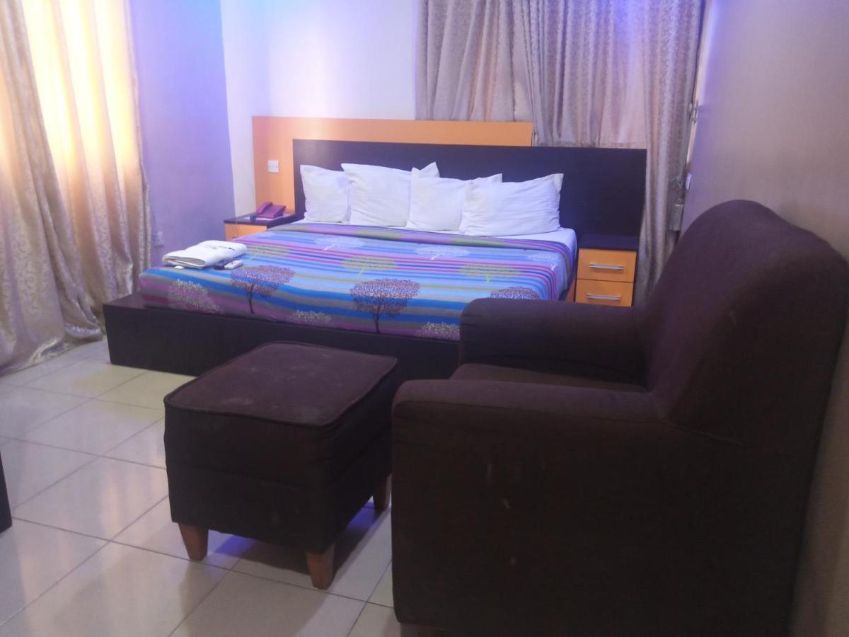 Alluring View Hotel - Toyin Sreet Ikeja Exteriör bild